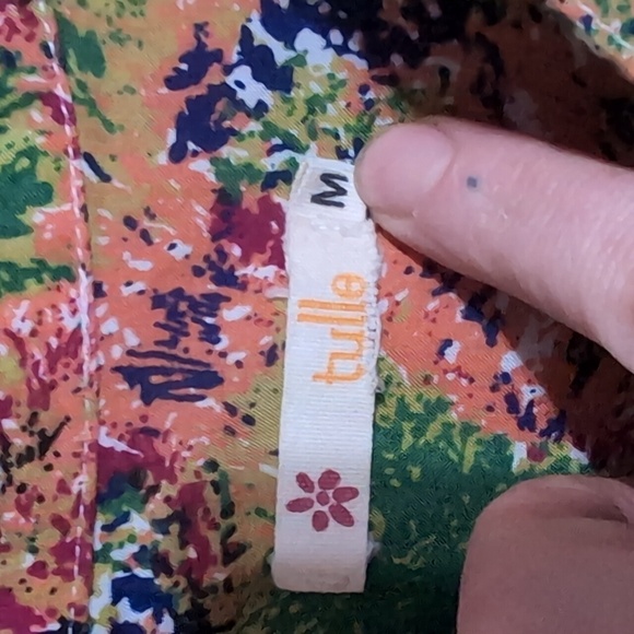 tulle Green Peach Cap Sleeve Button Up Tie Neck Blouse Size Medium - Picture 2 of 5